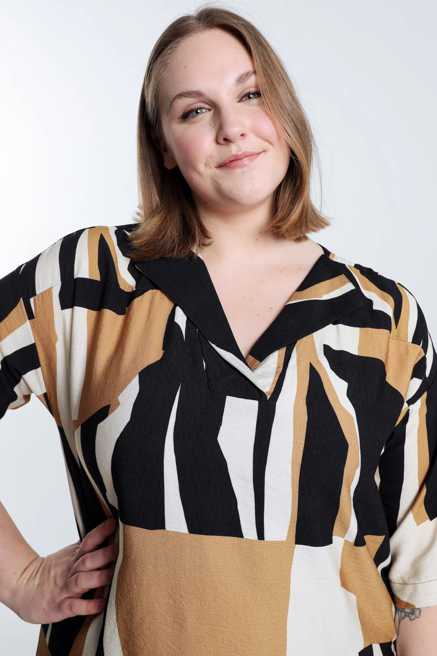 Robe en viscose imprimé graphique - Image 4