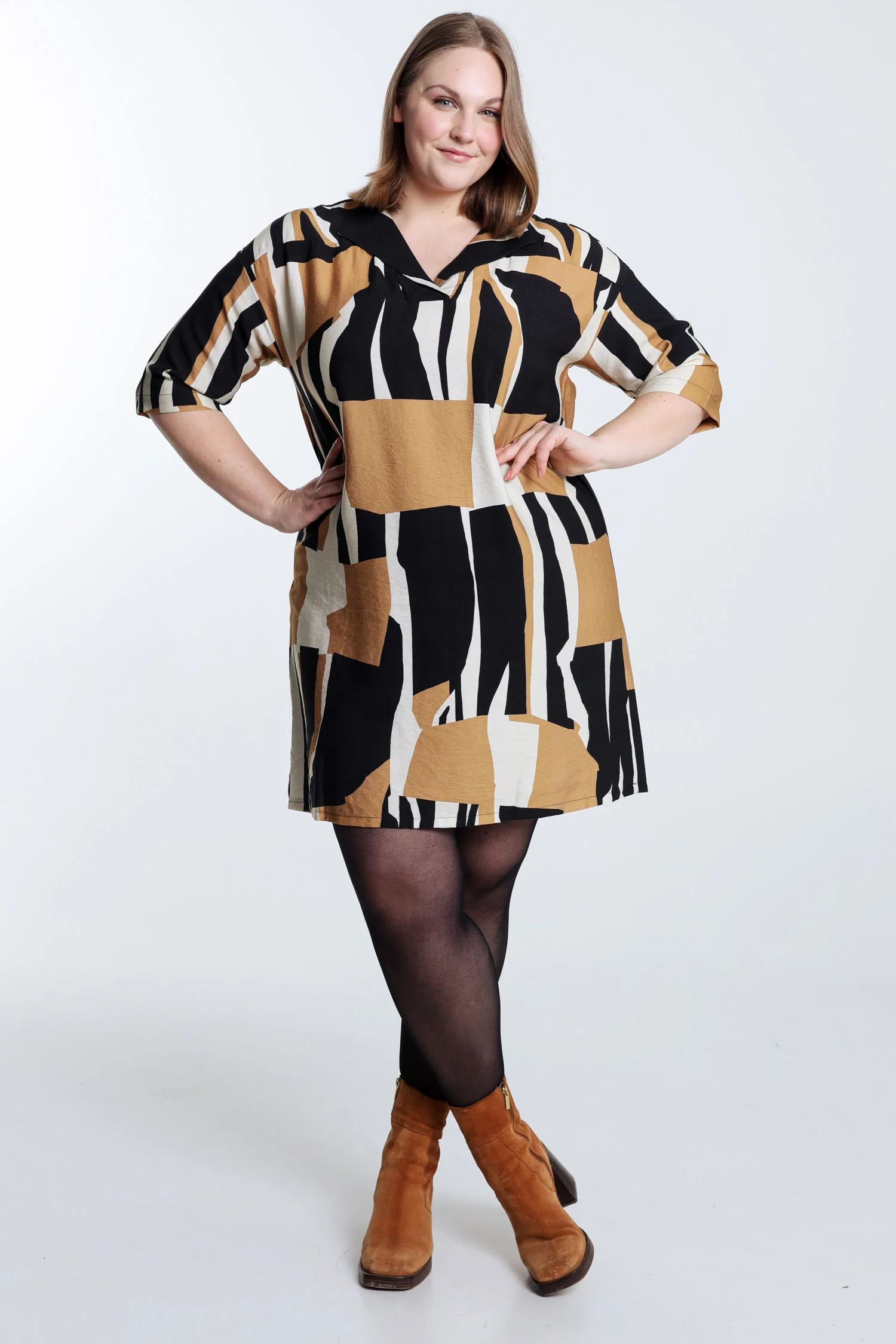 Robe en viscose imprimé graphique - Image 7