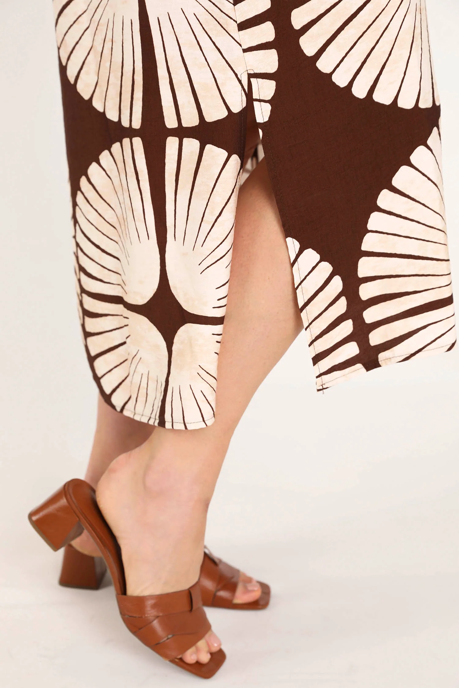 Robe en viscose imprimé graphique bicolore - Image 4