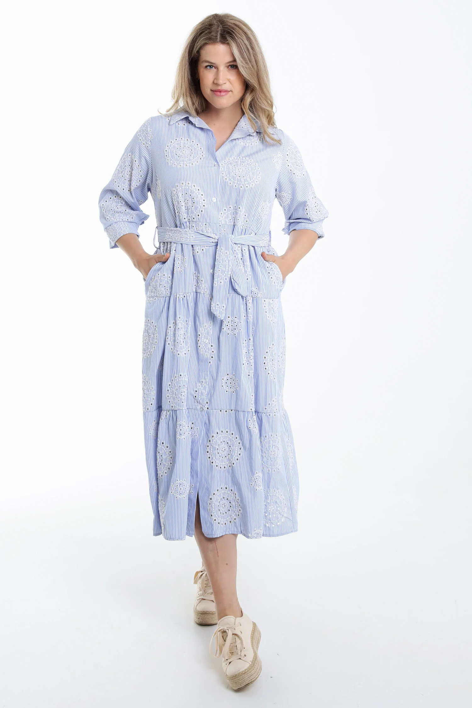 Robe longue rayée avec broderies - Image 9