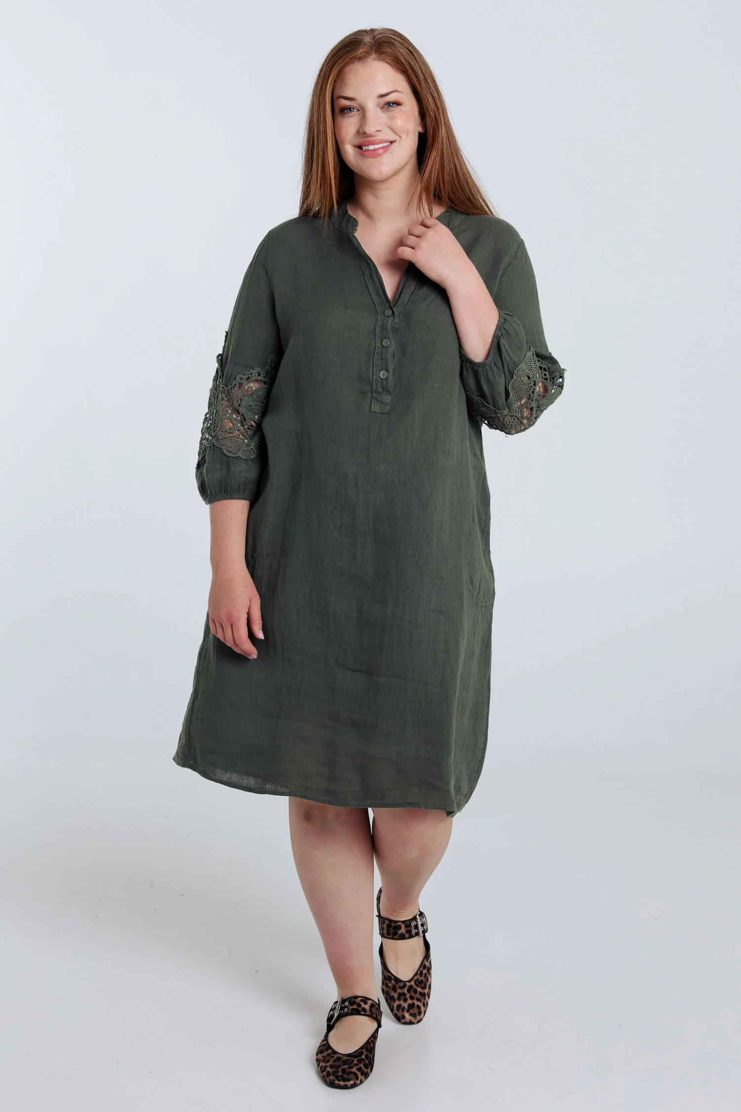 Robe tunique unie en lin détail macramé - Image 8