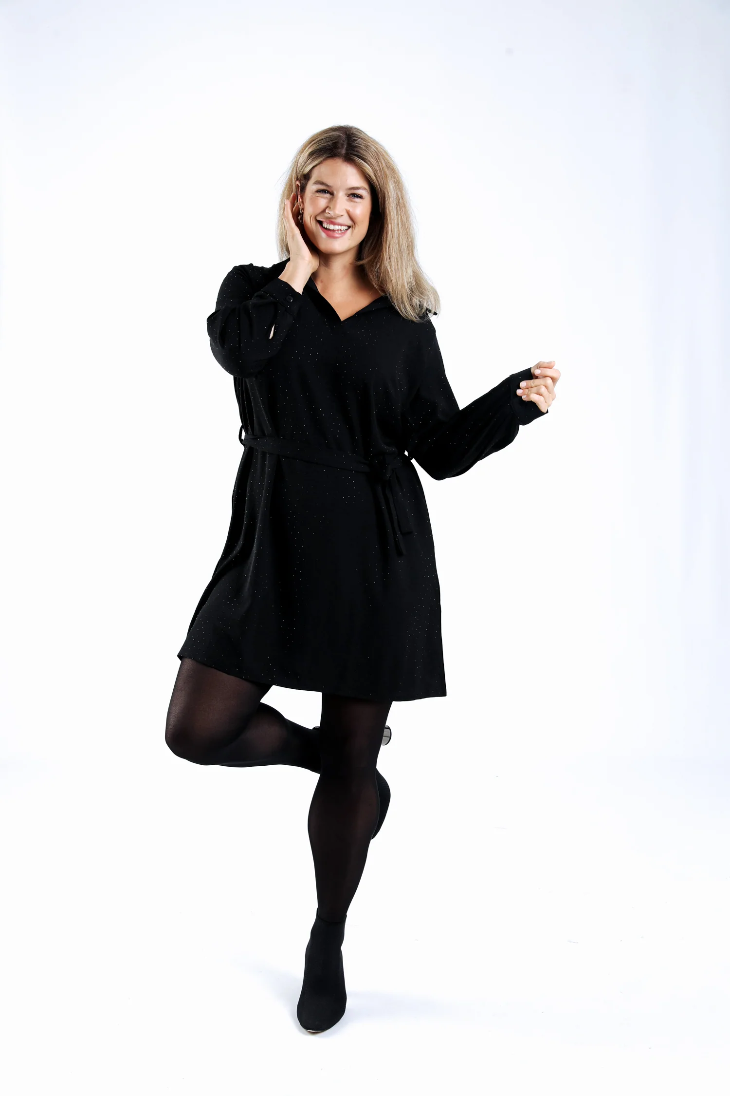 Robe unie avec strass ton sur ton - Image 7