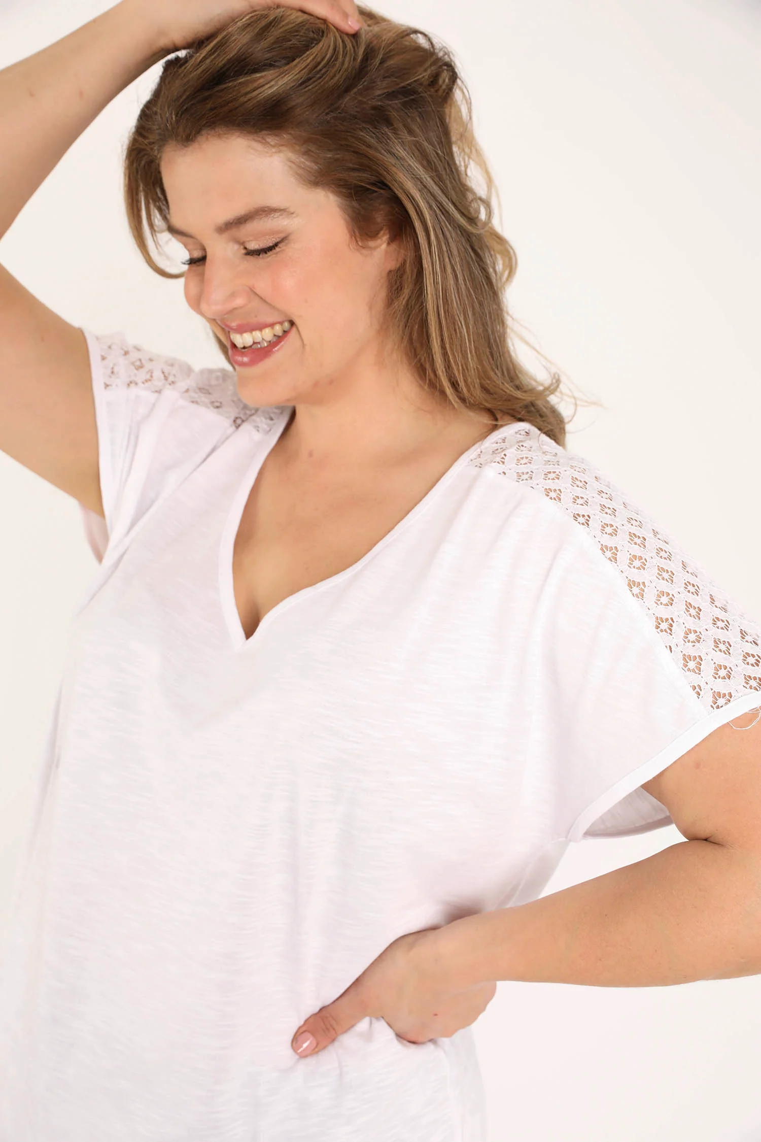 EXCLU SHEEGO - T-shirt en coton et viscose uni avec dentelle - Image 4