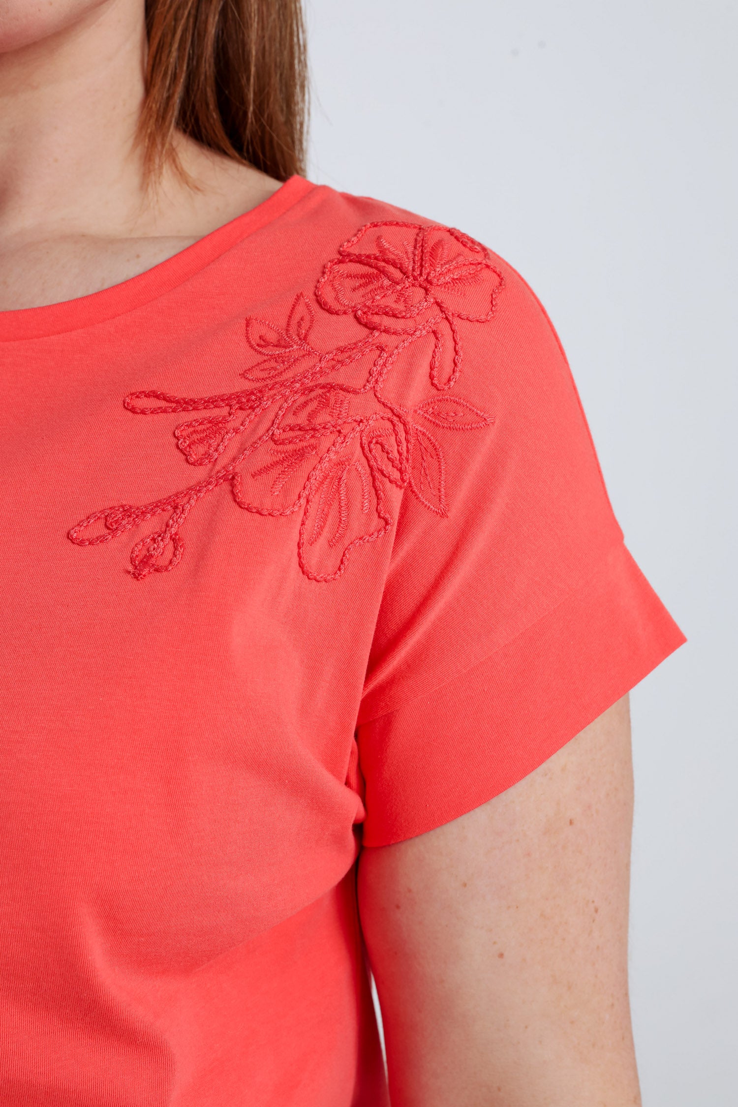 T-shirt en coton uni avec fleurs brodées - Image 15