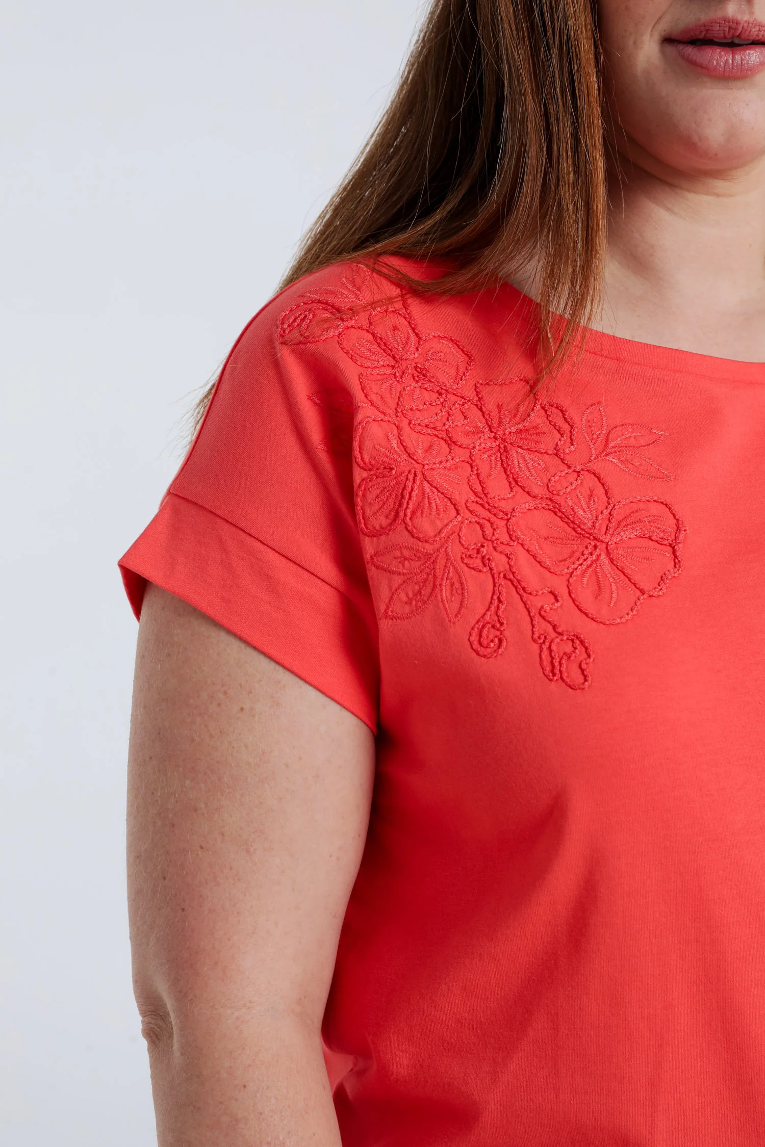 T-shirt en coton uni avec fleurs brodées - Image 16