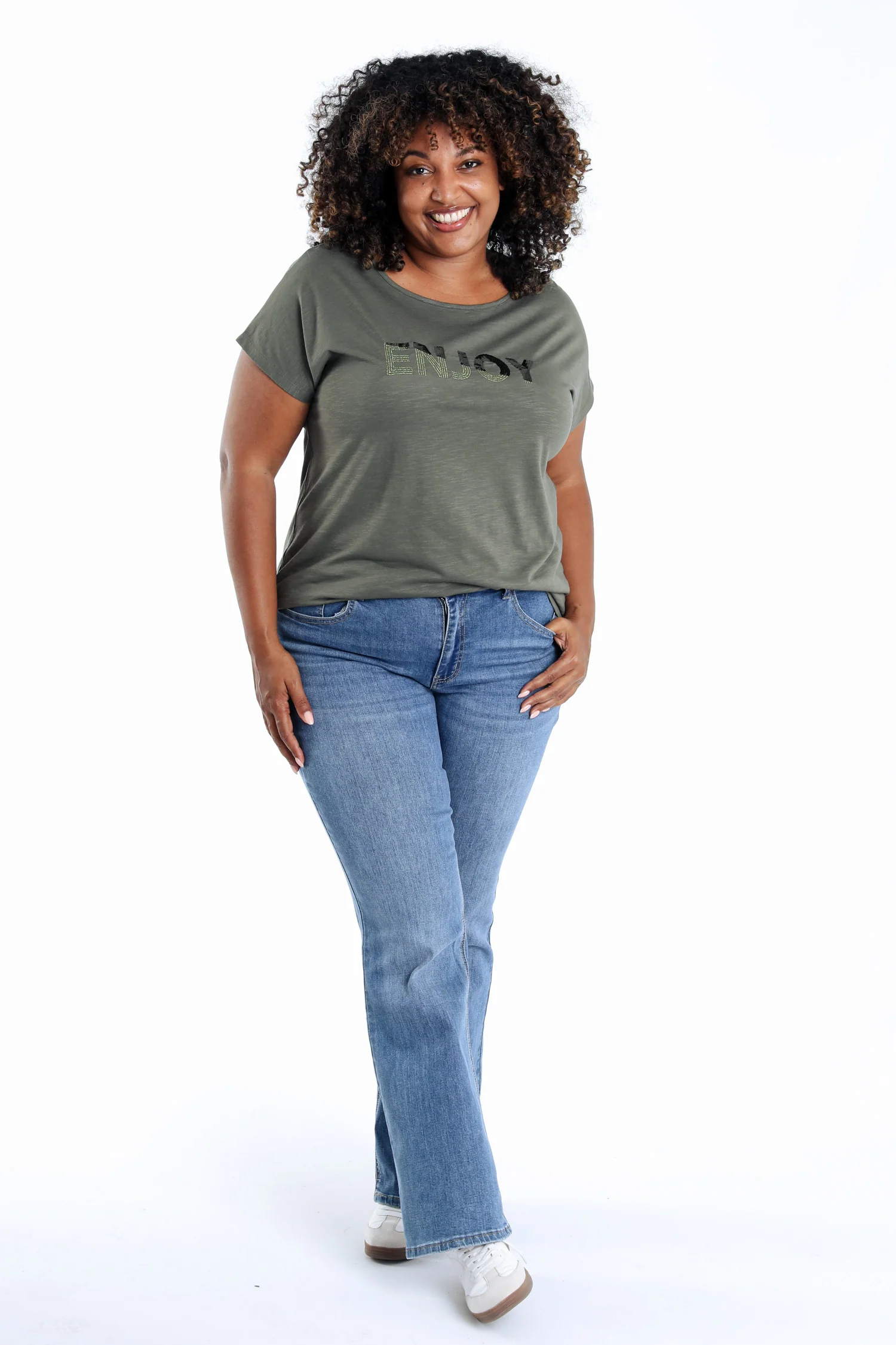 T-shirt en coton uni Enjoy en sequins - Image 20