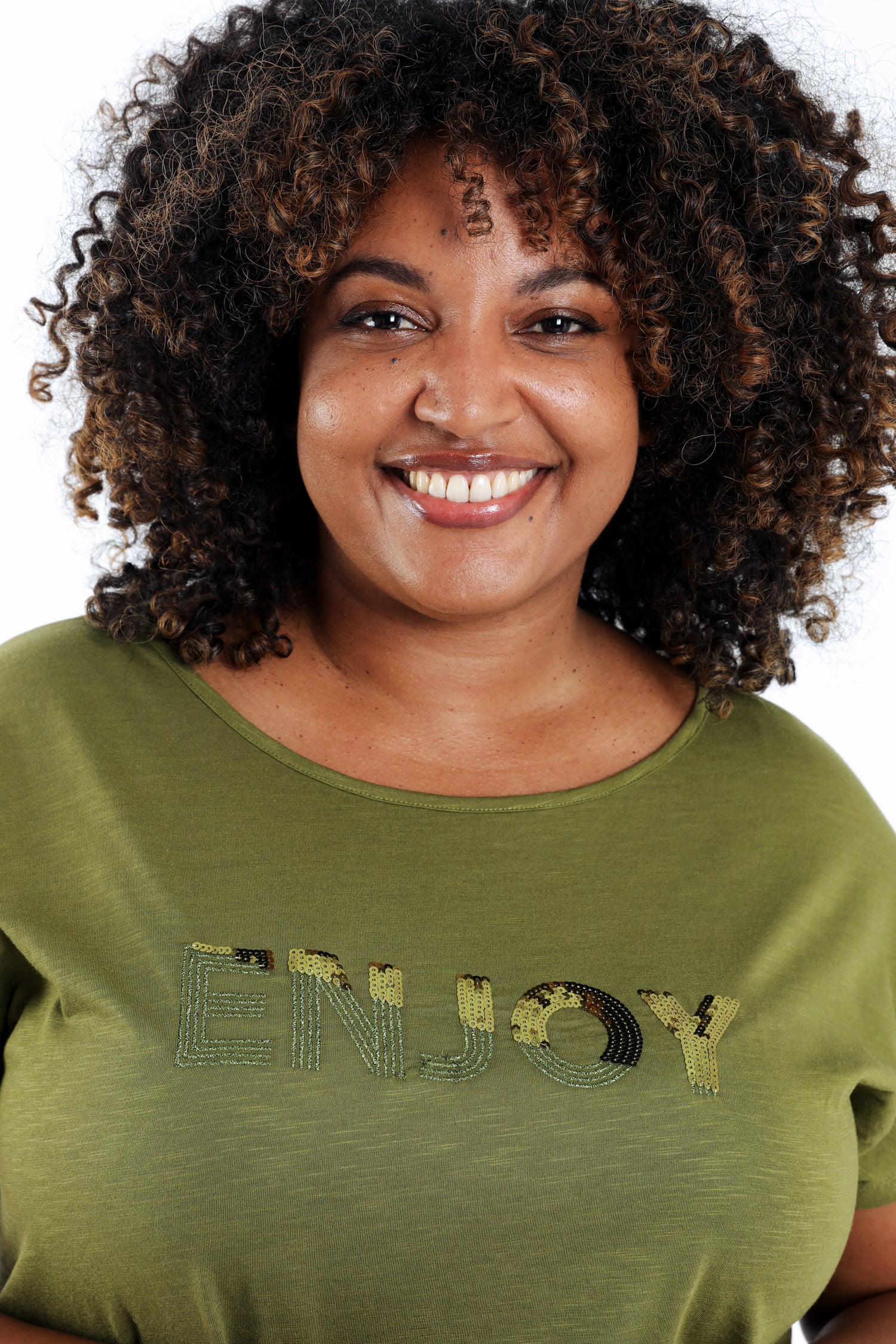 T-shirt en coton uni Enjoy en sequins - Image 25
