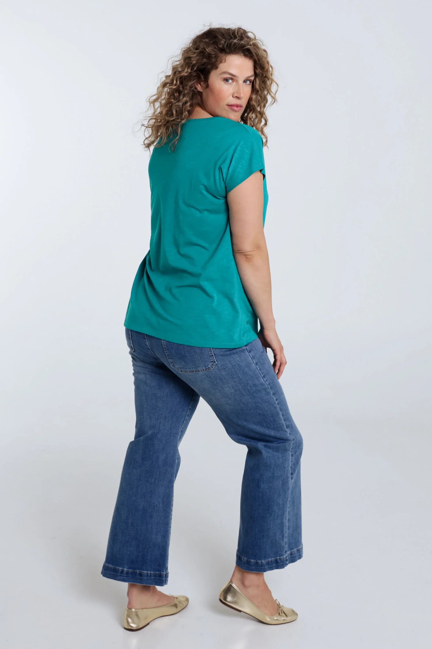T-shirt uni avec broderie Enjoy et sequins - Image 13