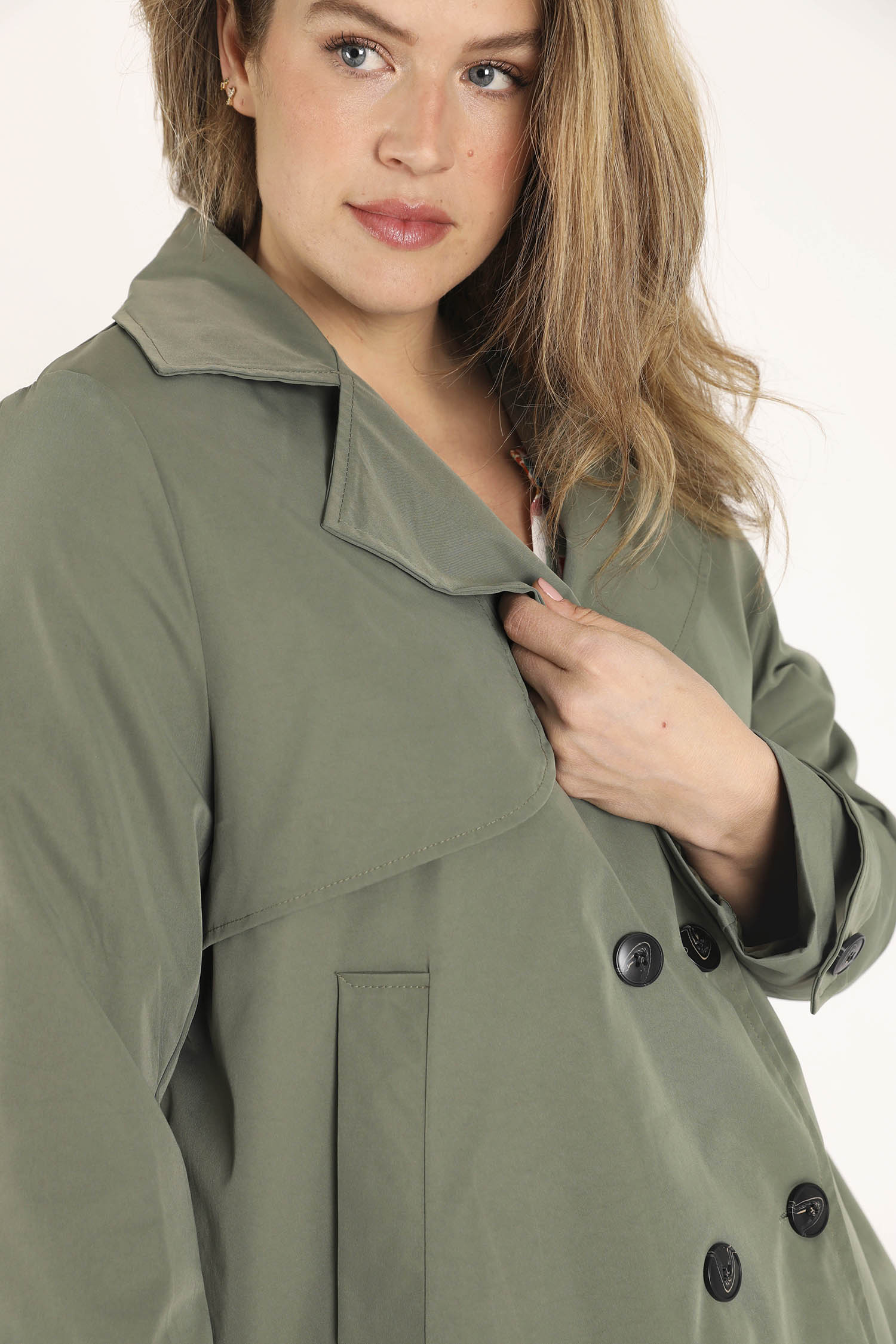 Trench court uni - Image 4