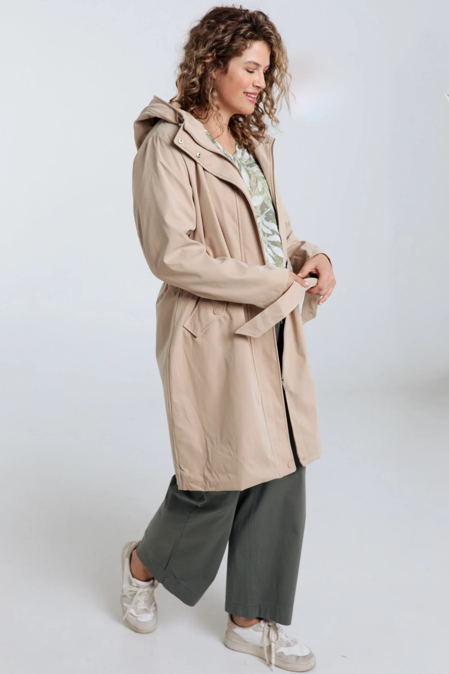 Trench mi-long uni avec capuche - Image 19