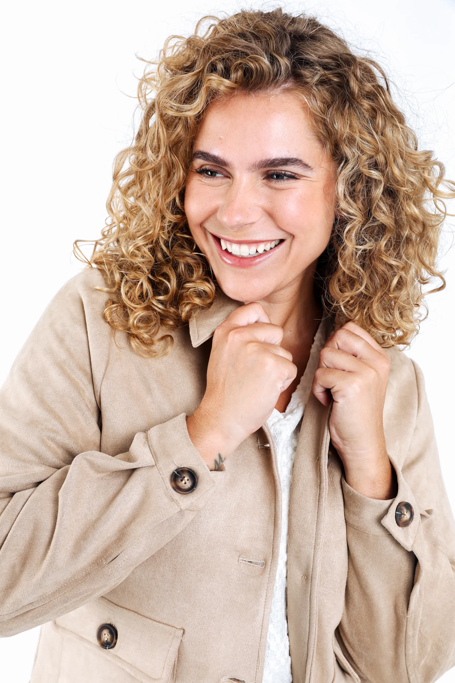 Veste courte effet suédine unie - Image 3