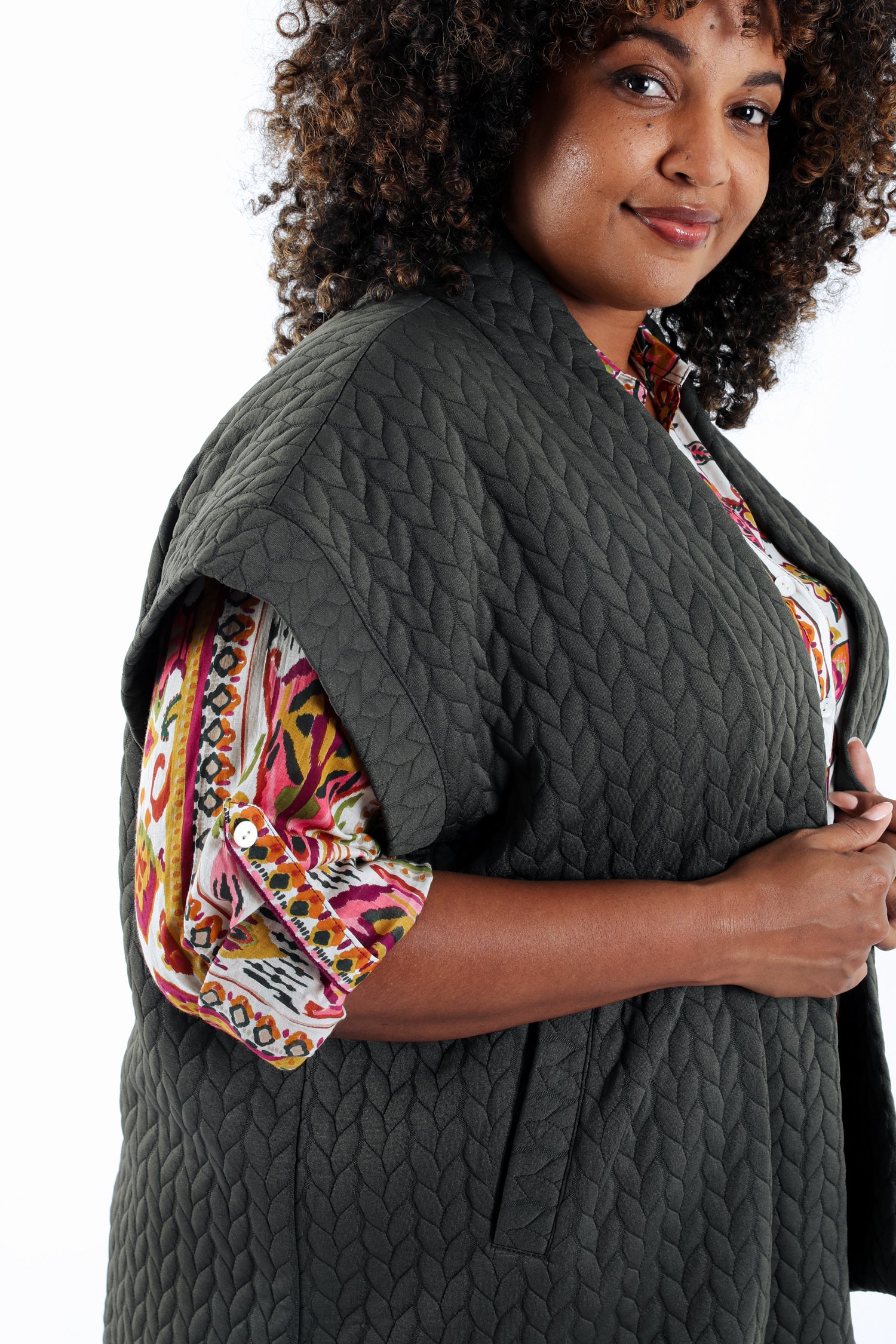 Veste sans manches unie détail tressé - Image 4